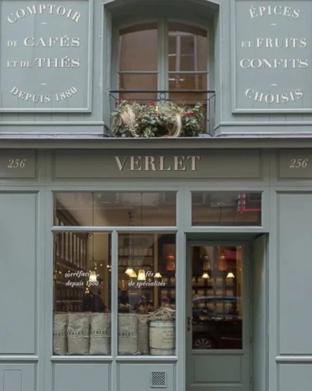 A true Parisian pause.
Just steps from Place Vendôme, Café Verlet is where we go for a moment of quiet refinement, a place where time seems to stretch a little longer.

Places we love (and think you will too)
Café Verlet – Paris
256, Rue Saint-Honoré
75001 Paris

#CharlesOudin #CafeVerlet