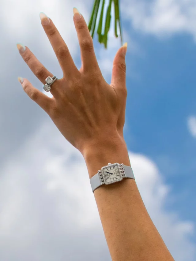 Seize the chance
ROSE Retro in 18k white gold set with diamonds