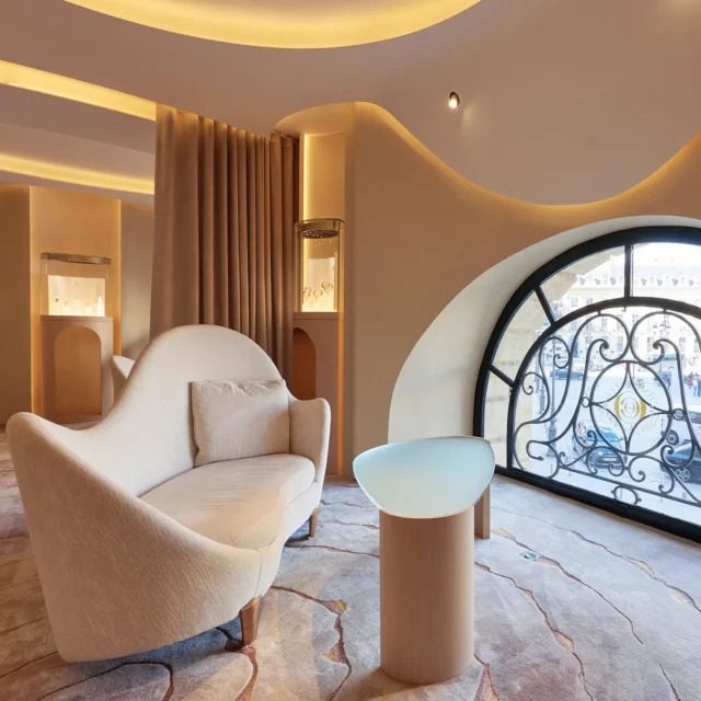 8 place Vendôme 
#CharlesOudinParis welcomes you by appointment 
+33 7 83 64 70 01