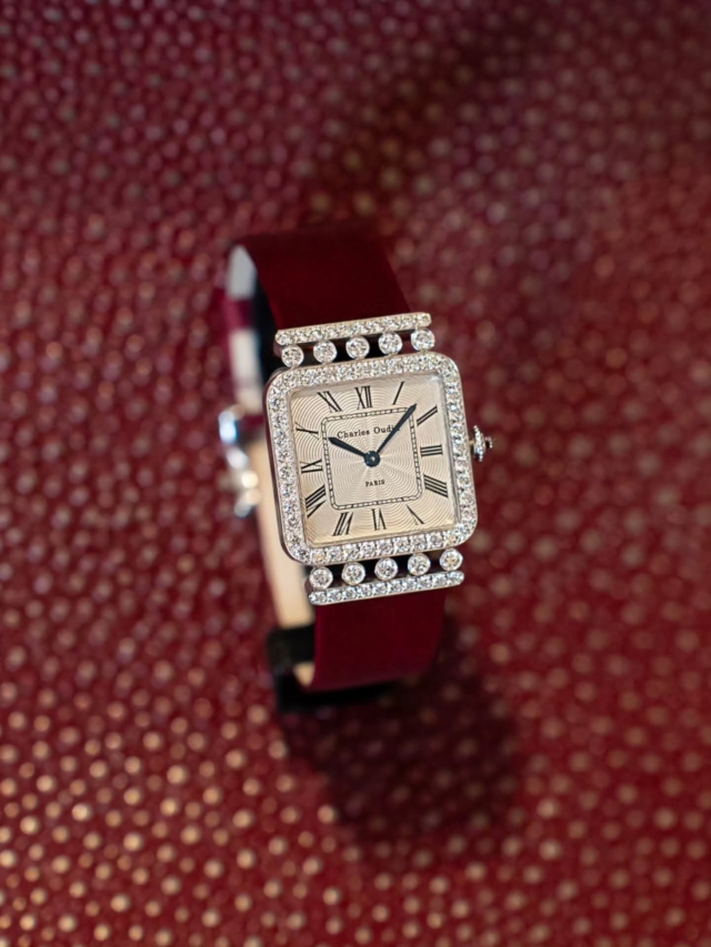 Sophisticated yet timeless, ROSE Retro enhance life's most memorable moments
In 18k white gold set with diamonds, satin strap
#CharlesOudinParis